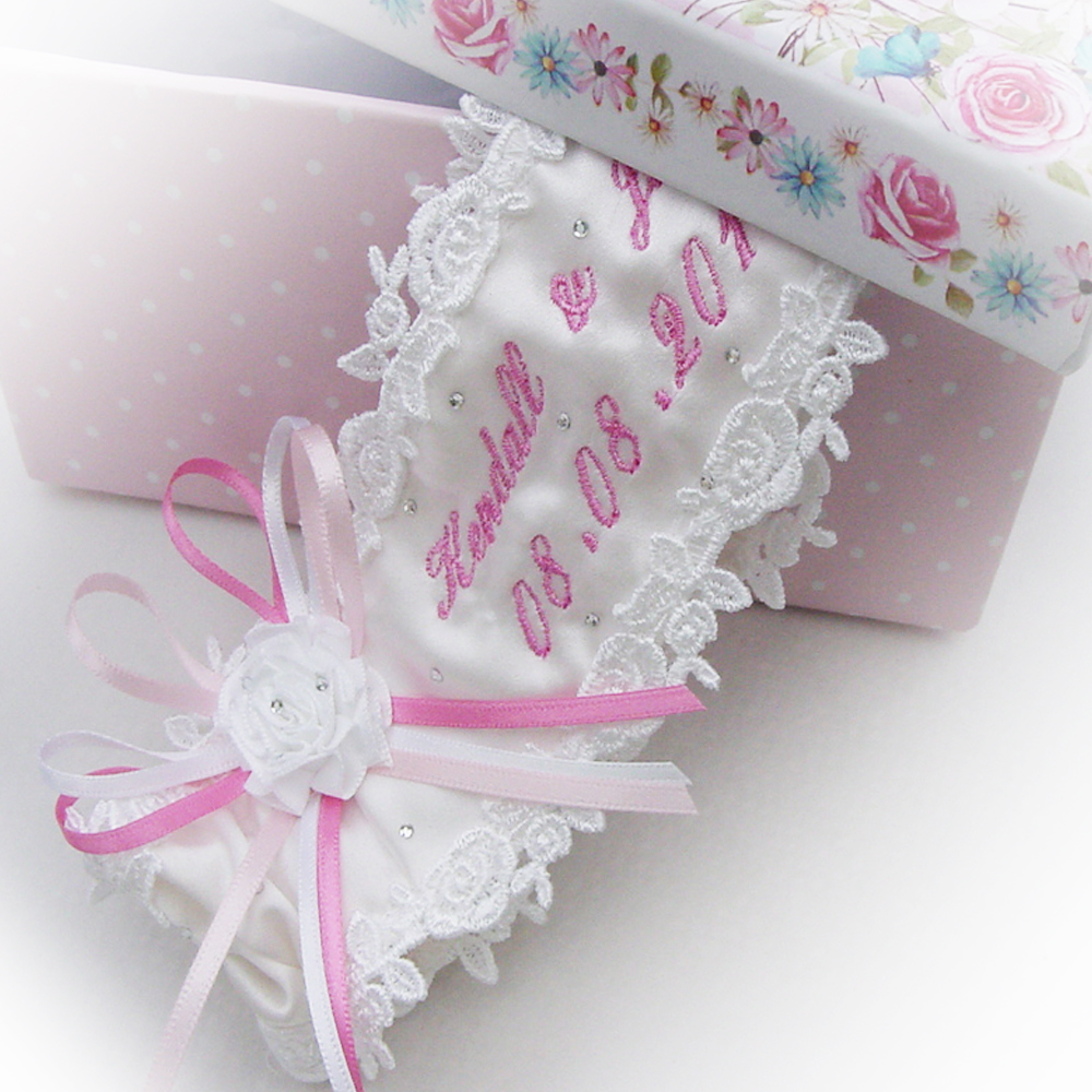 personalised-wedding-garter-pink-script